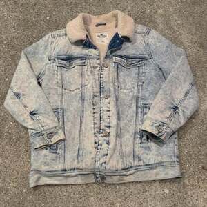 Hollister Sherpa-Lined Denim Trucker Jacket Light Wash